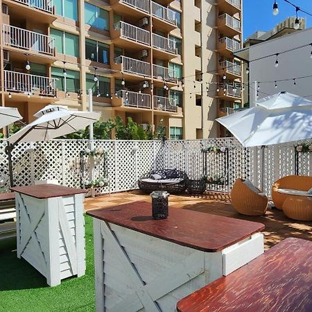The Beach Waikiki Boutique Hostel Хонолулу Екстериор снимка
