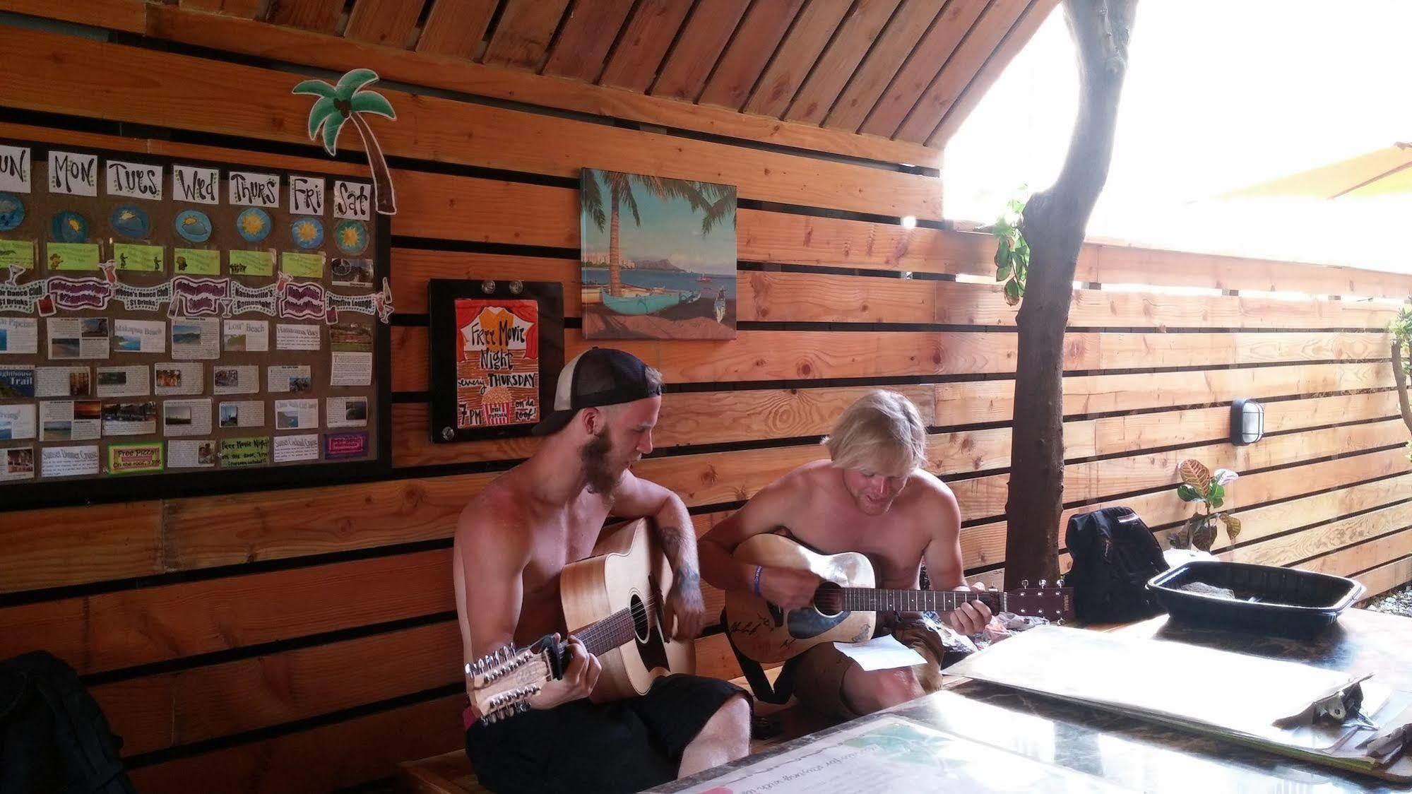 The Beach Waikiki Boutique Hostel Хонолулу Екстериор снимка