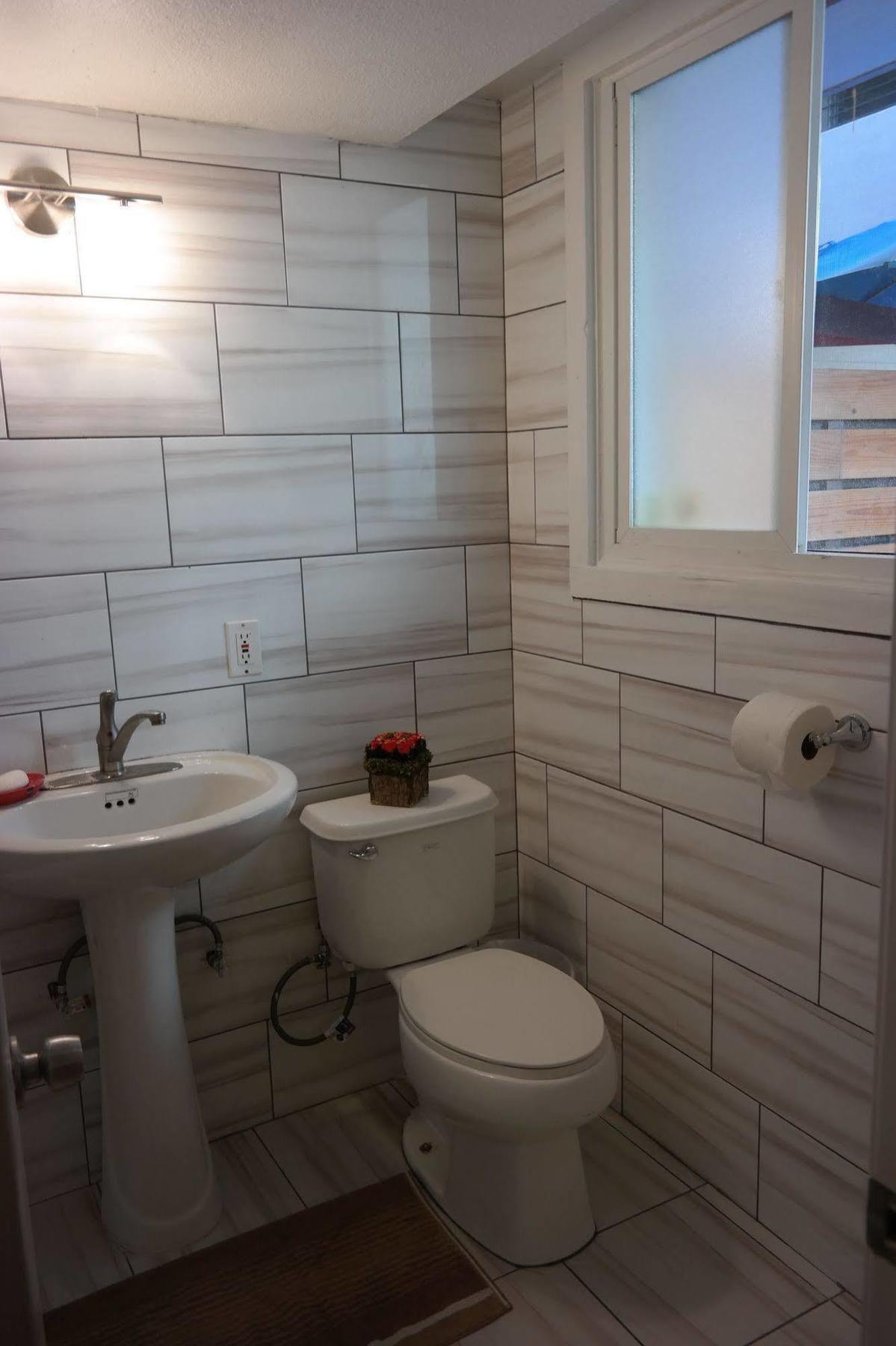 The Beach Waikiki Boutique Hostel Хонолулу Екстериор снимка