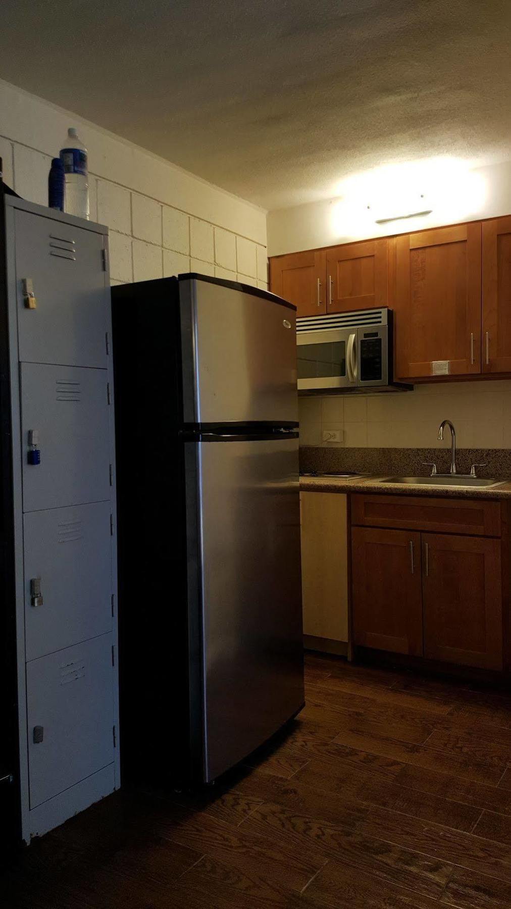 The Beach Waikiki Boutique Hostel Хонолулу Екстериор снимка