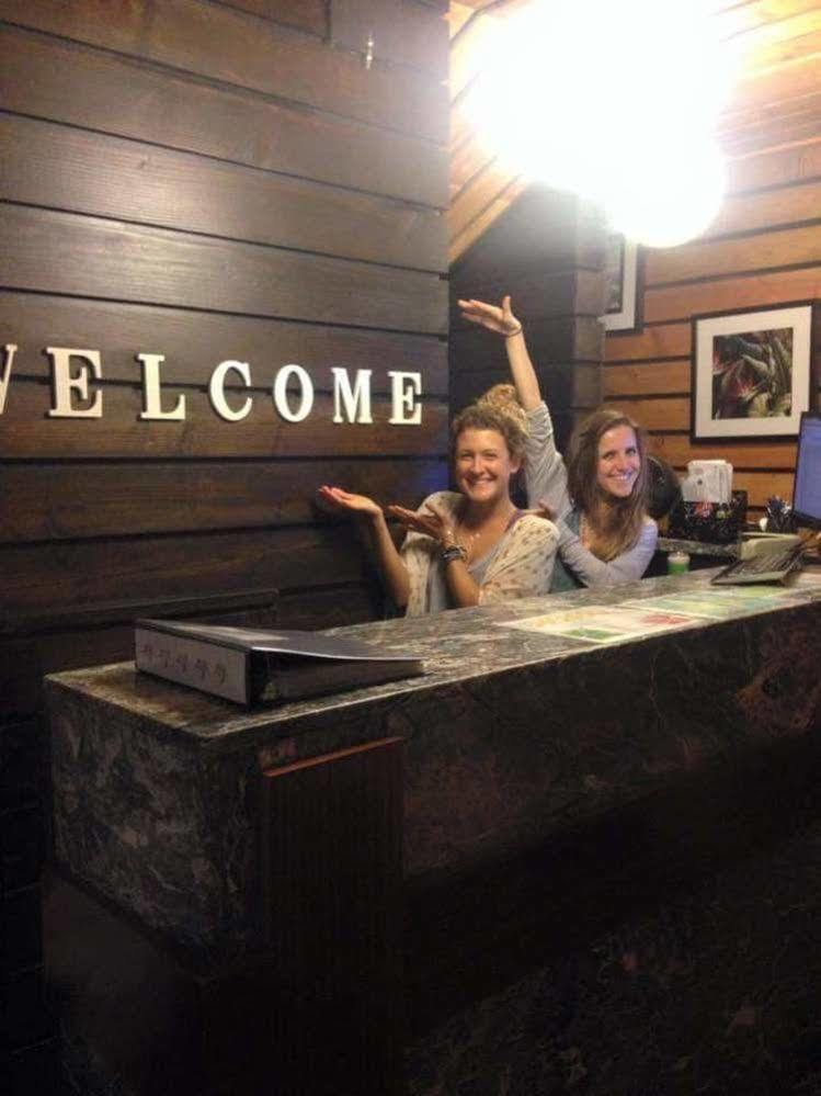 The Beach Waikiki Boutique Hostel Хонолулу Екстериор снимка