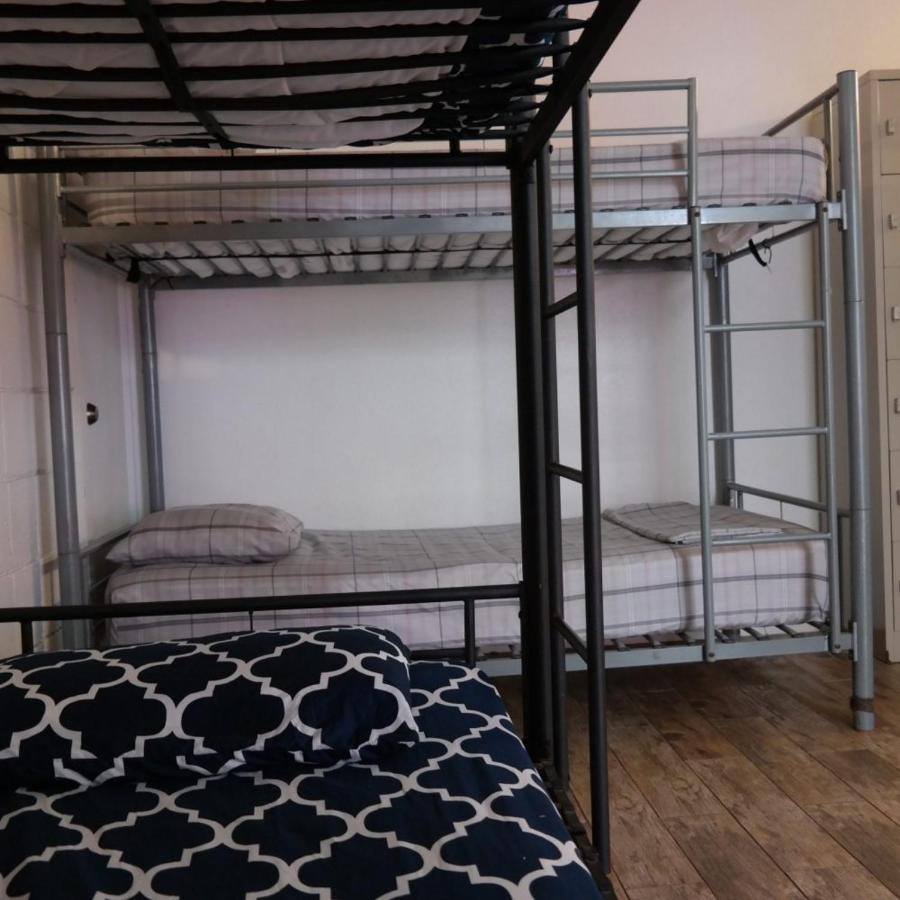 The Beach Waikiki Boutique Hostel Хонолулу Екстериор снимка