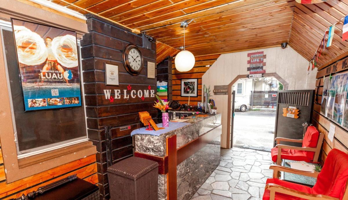 The Beach Waikiki Boutique Hostel Хонолулу Екстериор снимка