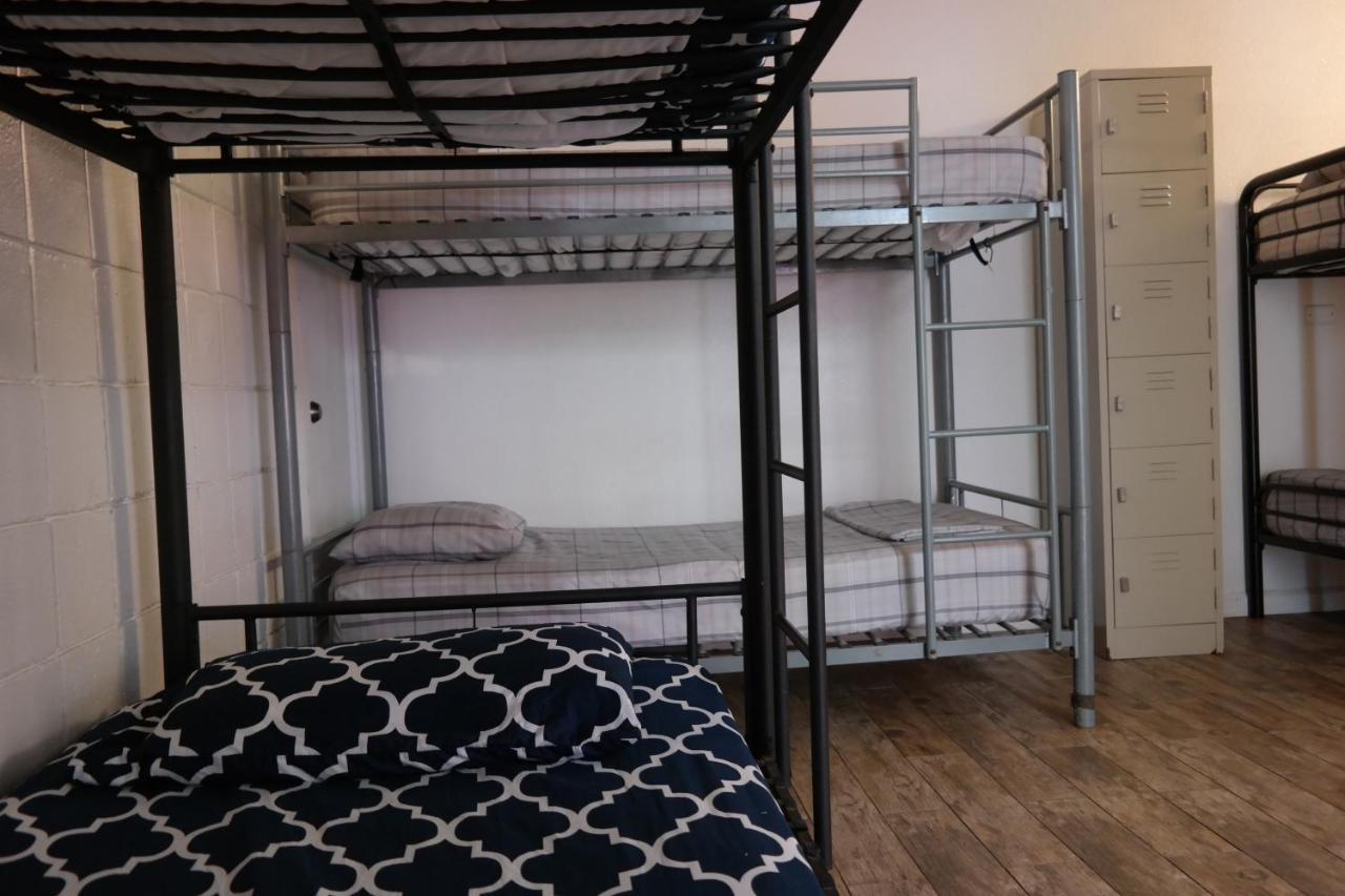 The Beach Waikiki Boutique Hostel Хонолулу Екстериор снимка