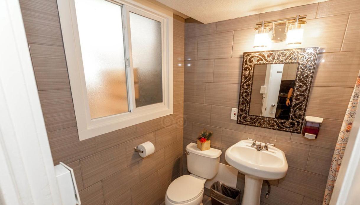 The Beach Waikiki Boutique Hostel Хонолулу Екстериор снимка