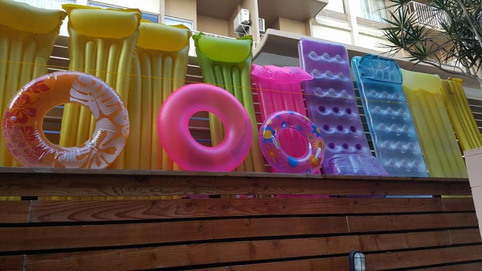 The Beach Waikiki Boutique Hostel Хонолулу Екстериор снимка