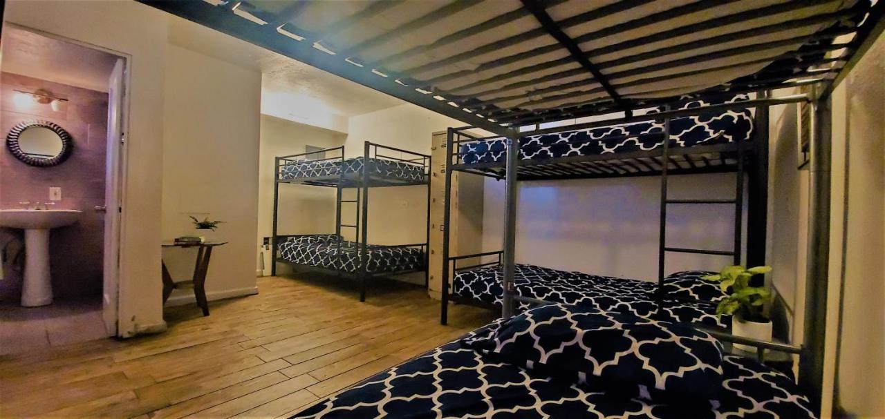 The Beach Waikiki Boutique Hostel Хонолулу Екстериор снимка