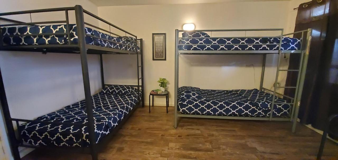 The Beach Waikiki Boutique Hostel Хонолулу Екстериор снимка