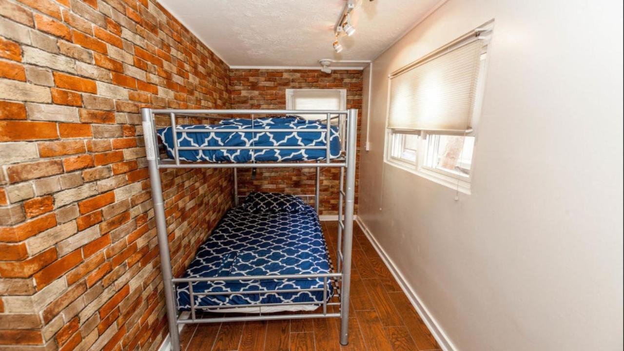 The Beach Waikiki Boutique Hostel Хонолулу Екстериор снимка