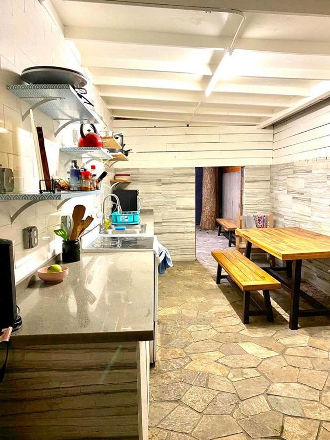 The Beach Waikiki Boutique Hostel Хонолулу Екстериор снимка