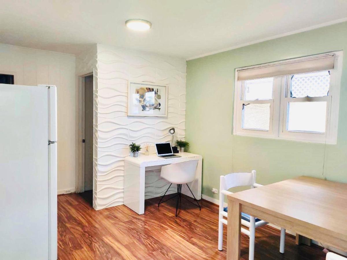 The Beach Waikiki Boutique Hostel Хонолулу Екстериор снимка